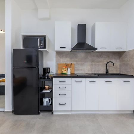 3 Minutes From The Beach: Lovely Studio Apartment Пула Екстериор снимка
