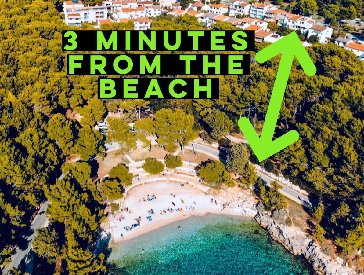3 Minutes From The Beach: Lovely Studio Apartment Пула Екстериор снимка